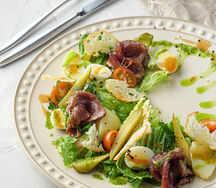 Ростбиф с молодым картофелем, корнишонами и пикантной заправкой