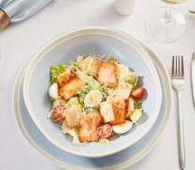 Салат Цезарь с курицей