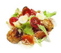 Салат Цезарь с курицей