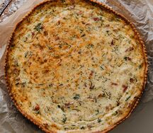 Киш с сыром и беконом