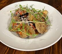 Салат с хрустящими баклажанами