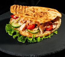 Шаурма в пите с курицей