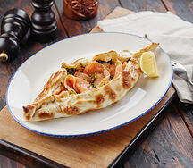 Пинерли с лососем и шпинатом