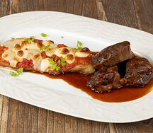 Томлёная лопатка ягнёнка с баклажаном