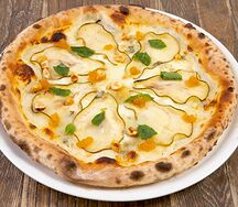 Пицца Груша и горгондзола