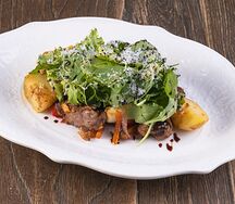 Теплый салат с куриной печенью