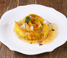 Равиоло с рикоттой и шпинатом