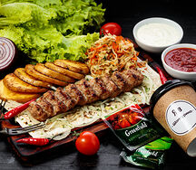 Диетический ланч с кебабом из курицы