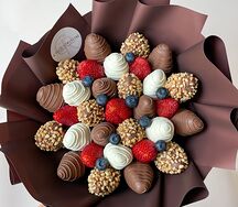 Клубника в шоколаде букет Особый шарм