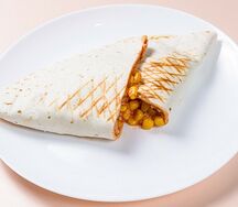 Кесадилья с подкопченой курицей