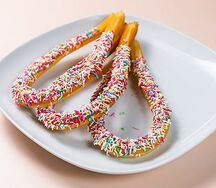 Чуррос с цветной посыпкой