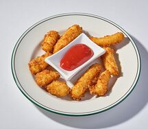 Сырные палочки с кетчупом