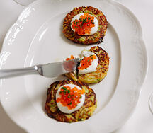 Оладьи из цукини с красной икрой