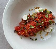 Тартар из тунца с томатами