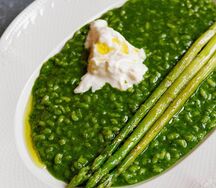 Ризотто со спаржей и страчателлой