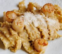 Мафальдине с гребешками и грибной Вишисуаз