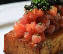 Чёрная икра с тартаром из тунца