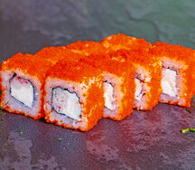 Ролл Калифорния с крабом