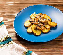 Картошка с грибами и луком