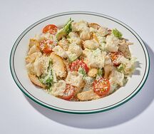 Салат Цезарь с курицей