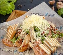 Салат Цезарь с курицей