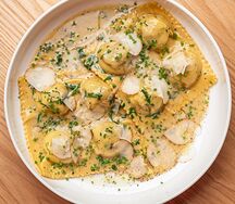 Мульти равиоли с баветом и сыром кноле