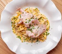 Тальятелле карбонара с мортаделлой