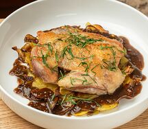 Запечённый цыплёнок с розмарином и картофелем