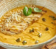 Крем-суп из тыквы с цыпленком гриль