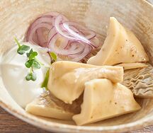 Малосольные грузди с домашней сметаной