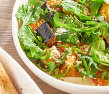 Салат с теплыми баклажанами