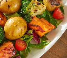 Шашлык из семги с молодым картофелем и брокколи