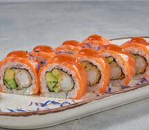 Ролл Том ям с лососем и креветкой