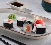 Ролл с лососем и сыром