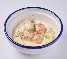 Фрикадельки с сырным соусом