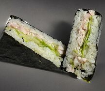 Онигири с курицей