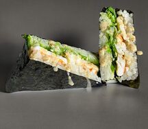 Онигири с креветкой