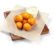 Сырные шарики с халапеньо