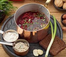 Уральский борщ из подпеченных овощей и говяжьей грудинки