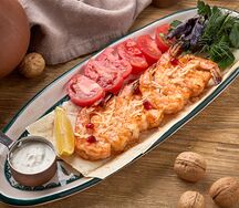 Креветки с мангала с помидорами и соусом ранч