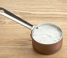 Соус мацони с чесноком