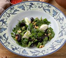 Салат со свеклой, сыром и винoградом