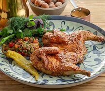 Цыпленок тапака с икрой из овощей