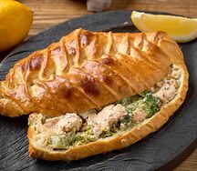 Пинерли с лососем и брокколи