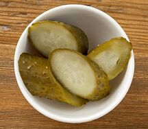 Соленые огурцы