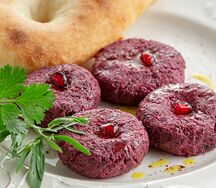 Пхали из свеклы с изюмом