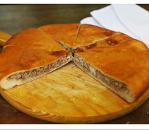 Пирог осетинский мясо/сыр