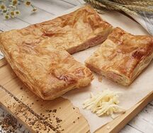 Пирог слоеный с капустой и яйцом (1 кг)