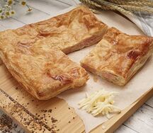Пирог слоеный с ветчиной и сыром (1 кг)