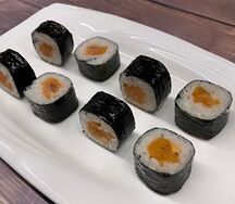 Ролл с лососем